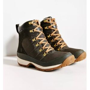 Size 9 The North Face Chilkat Nylon Hiker Boot